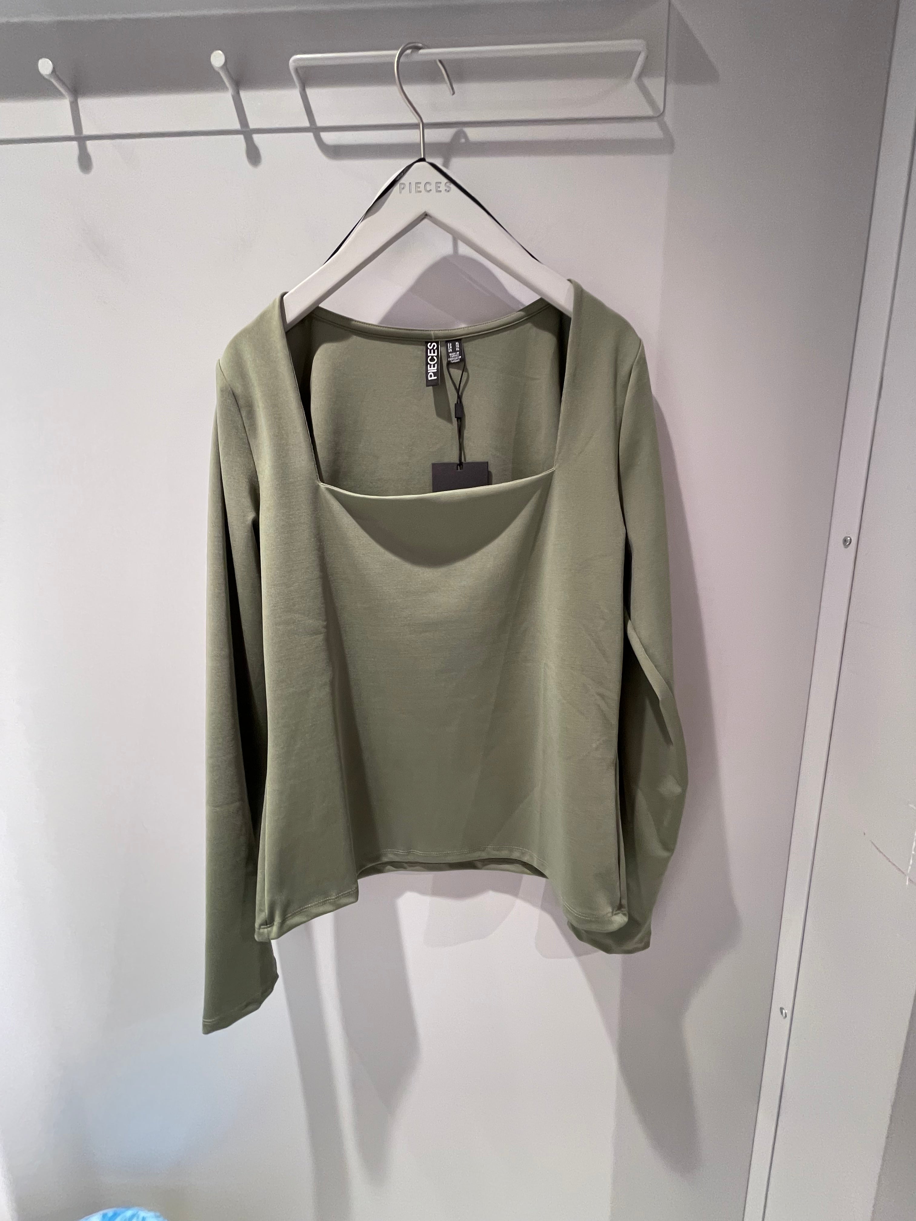 PCMINNI T-Shirts & Tops - Deep Lichen Green